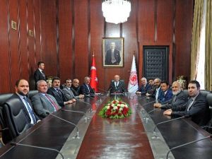 Birlik Vakfı Sakarya Şubesinden Tbmm Başkanı Kahraman’a Destek