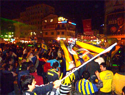 Fenerbahçe'nin Şampiyonluğu Rize ve Trabzon'u Karıştırdı!