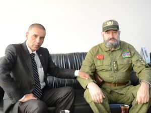 Obama Ve Fidel Castro’nun Benzerleri Azerbaycan’da Buluştu