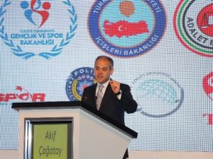 Bakan Kılıç: "Bizim Karşısında Olduğumuz, Taraftar Değil Holiganlar"