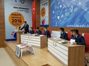 İngilizce Münazara Turnuvası Finali Nefes Kesti