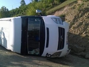 Öğrenci Servisi Devrildi: 6 Yaralı