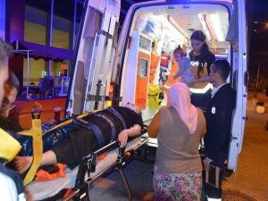 Otomobil Şarampole Yuvarlandı: 4 Yaralı