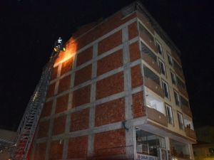 Çatı Yangını Korkuttu