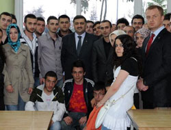 Gençlerin Yanında Olacağız