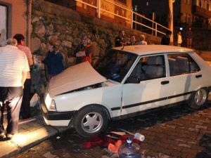 Bayan Sürücü Otomobiliyle Çocukların Arasına Daldı: 5 Yaralı