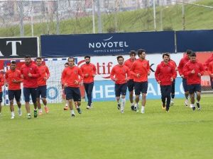 Trabzonspor, Çaykur Rizespor Hazırlıklarını Sürdürüyor