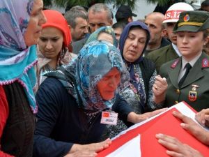 Samsunlu Şehit Uzman Çavuşu Binlerce Vatandaş Uğurladı