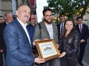 Sağlık Bakanı Mehmet Müezzin Oğlu Macaristan’da Temaslarda Bulundu