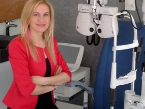 Düşük Kaş Bakışları Olumsuz Etkiliyor