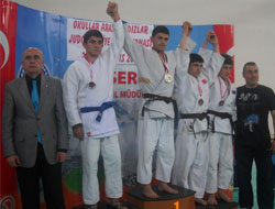 Rizeli Judocular Dereceye Girdi