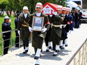 Şehit Astsubay Gözyaşları İçinde Son Yolculuğuna Uğurlandı