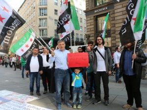 Pendik Belediye Başkanı Şahin’den Esad Karşıtı Suriyeli Eylemcilere Destek