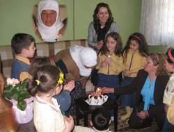 Kimsesiz Teyze'ye Sürpriz Doğum Günü