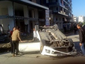 Otomobil Takla Attı: Üç Yaralı