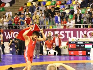 Milli Güreşçiler Olimpiyat Yolunda