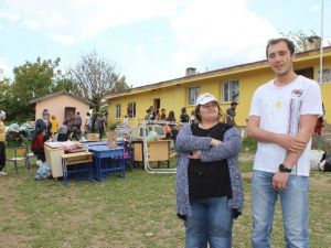 Ağlan Köyü İlkokuluna Gençlerin Eli Değdi