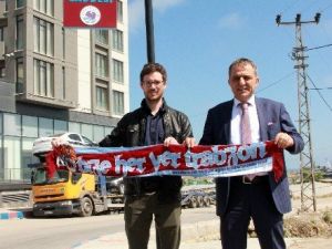 İngiliz Akademisyen Başkan Sağıroğlu İle Salih Dursun Caddesini Gezdi