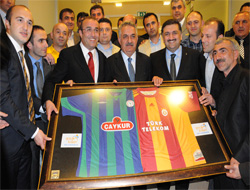 Albayrak’a Rizeli Gençlerden Sürpriz!