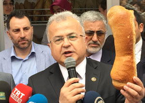 Rize'de Halk Ekmek Satışları Protesto ile Başladı