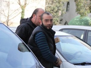 Doktoru Bıçaklayan Şahıs Bu Kez Başkasını Da Bıçaklayınca 7.5 Yıl Ceza Aldı