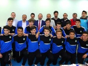 Başkan Çamyar, Şampiyon Takımı Ağırladı