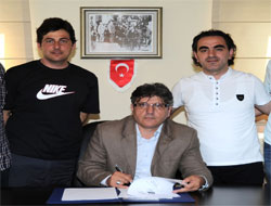 Akçay Trabzonla imzaladı!