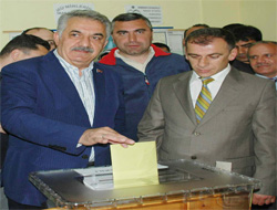 Bakan Yazıcı'nın Sandığından Ak Parti Çıktı