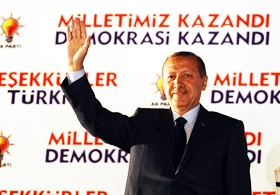 Başbakan Erdoğan'ın Balkon Konuşması - VİDEO