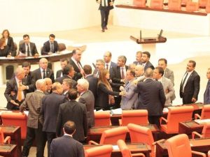 Tbmm Genel Kurulu’nda Chp Ve Ak Partililer Arasında Tartışma
