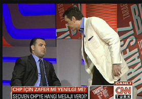 Canlı yayında yumruklar konuşacaktı - VİDEO