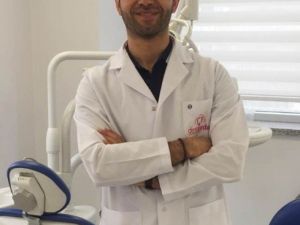 Sağlıklı Dişler İçin Fırçalamak Yeterli Değil