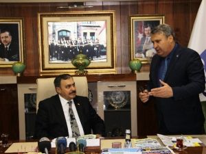 Bakan Eroğlu’ndan Yunusemre’ye 300 Bin Fidan Sözü