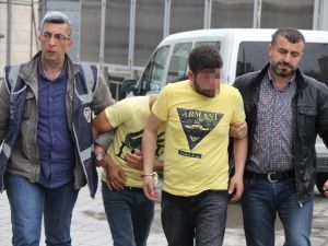 Çaldıkları Plakayı Taktıkları Araca Mazot Alıp Para Ödemeden Kaçtılar