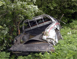 Rize'de Otomobil Uçuruma Yuvarlandı 3 Ölü