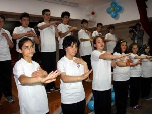 İşitme Engellilerden “Engelliler Haftası” Etkinliği