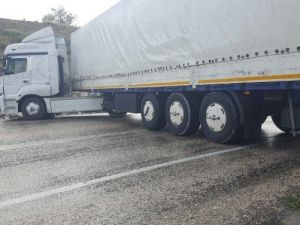 İşçileri Taşıyan Minibüs İle Tır Çarpıştı: 1 Ölü, 6 Yaralı