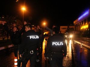 Taraftarlar Trabzonspor’u Protesto Etti.