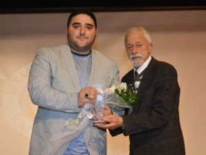 İstanbul Aydın Üniversitesi’nden Dijital Medyanın Süvarisine Ödül