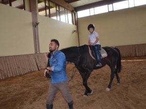 Hanönülü Öğrenciler İlk Kez Ata Bindi