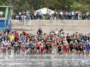 Antalya Triatlon Yarışları Rekor Katılımla Başladı