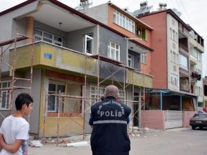 Evden Şarja Takılı Telefonu Çaldılar