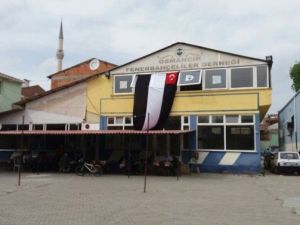 Osmancık Fenerbahçeliler Derneği’ne Beşiktaş Bayrağı Asıldı