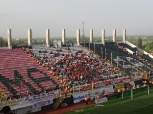 Galatasaraylı Taraftarlar Akhisar Maçına İlgi Göstermedi
