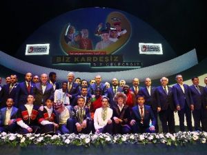 Dünya Gençlerinden Cumhurbaşkanı Erdoğan’a Anlamlı Hediye