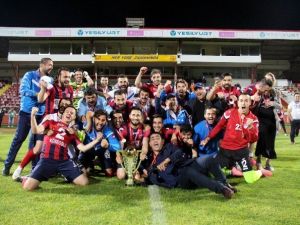 Niğde Belediyespor’un Şampiyonluk Sevinci