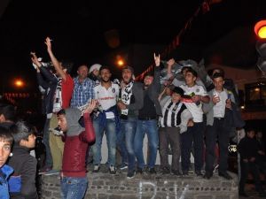 Kars’ta Beşiktaşlılar Sokağa Döküldü