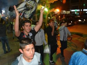 Beşiktaş Taraftarı Tatvan’da Şampiyonluğu Kutladı