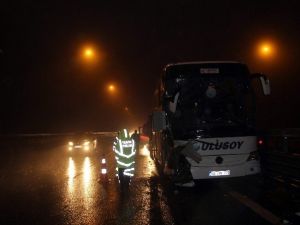 Bolu’da Tır Otobüse Çarptı: 15 Yaralı