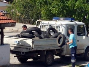Sinekle Mücadelede Araç Lastikleri Toplanıyor